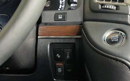 Toyota Land Cruiser 200, 2015 год, 4 550 000 рублей, 24 фотография