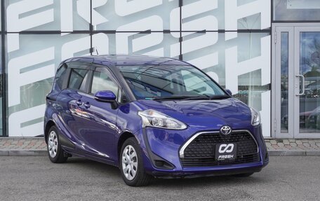 Toyota Sienta II, 2022 год, 1 696 000 рублей, 1 фотография