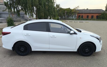 KIA Rio IV, 2020 год, 1 699 000 рублей, 10 фотография