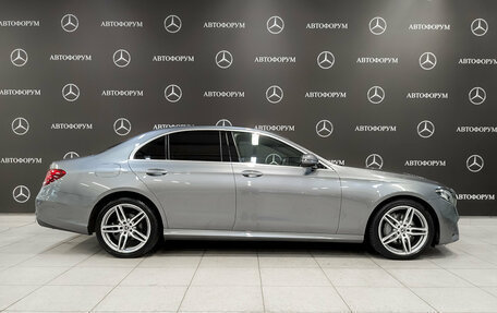 Mercedes-Benz E-Класс, 2020 год, 3 750 000 рублей, 4 фотография