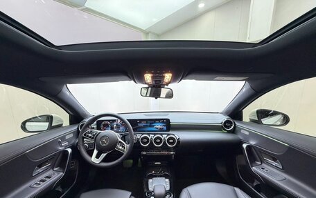 Mercedes-Benz A-Класс, 2022 год, 2 300 000 рублей, 7 фотография