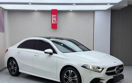 Mercedes-Benz A-Класс, 2022 год, 2 300 000 рублей, 3 фотография