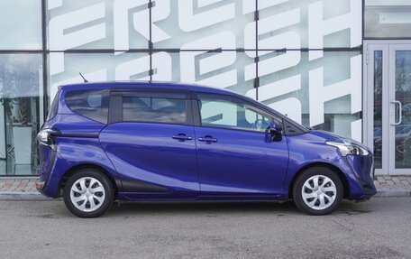 Toyota Sienta II, 2022 год, 1 696 000 рублей, 5 фотография