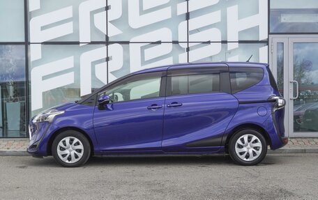 Toyota Sienta II, 2022 год, 1 696 000 рублей, 6 фотография