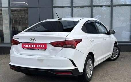 Hyundai Solaris II рестайлинг, 2021 год, 915 000 рублей, 4 фотография
