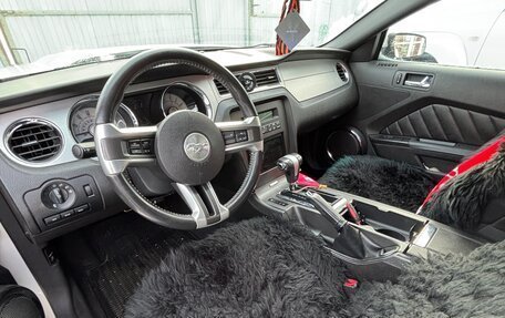Ford Mustang VI рестайлинг, 2009 год, 2 000 000 рублей, 4 фотография