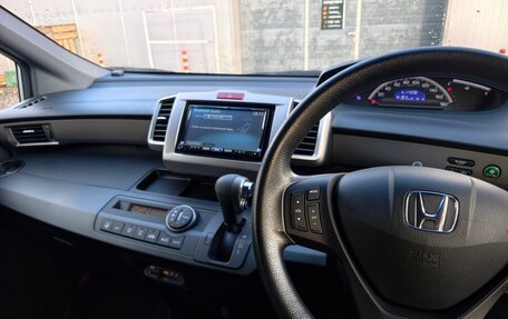 Honda Freed I, 2013 год, 1 100 000 рублей, 10 фотография