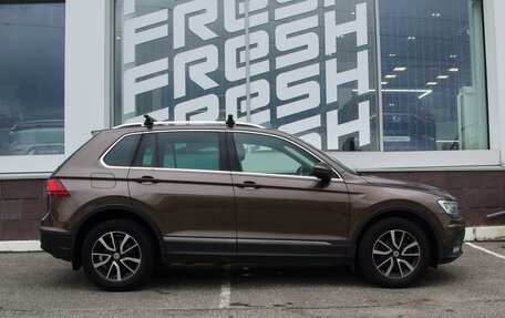 Volkswagen Tiguan II, 2018 год, 2 399 999 рублей, 5 фотография
