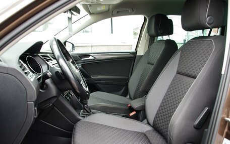 Volkswagen Tiguan II, 2018 год, 2 399 999 рублей, 7 фотография