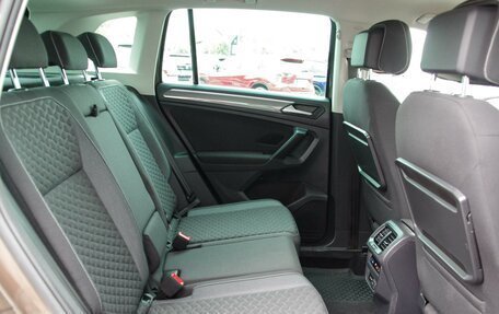 Volkswagen Tiguan II, 2018 год, 2 399 999 рублей, 9 фотография