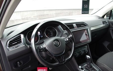 Volkswagen Tiguan II, 2018 год, 2 399 999 рублей, 6 фотография