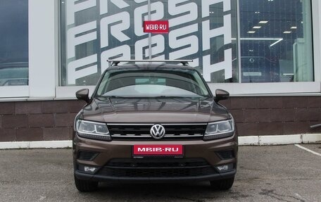 Volkswagen Tiguan II, 2018 год, 2 399 999 рублей, 3 фотография