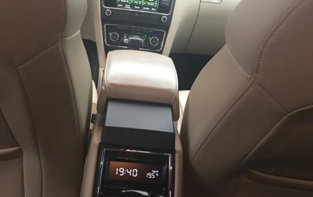 Skoda Superb III рестайлинг, 2012 год, 750 000 рублей, 11 фотография