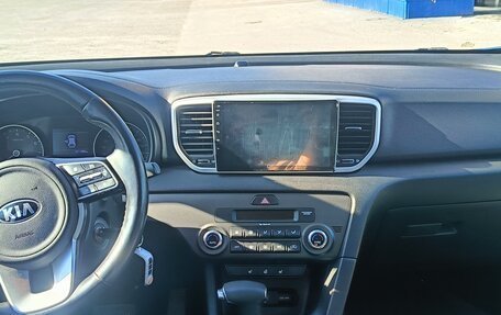 KIA Sportage IV рестайлинг, 2018 год, 2 000 000 рублей, 8 фотография