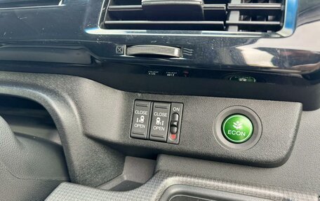 Honda Stepwgn IV, 2015 год, 1 799 000 рублей, 16 фотография