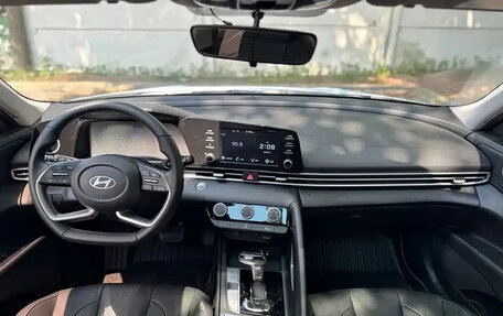 Hyundai Elantra, 2023 год, 1 359 000 рублей, 7 фотография