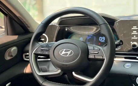 Hyundai Elantra, 2023 год, 1 359 000 рублей, 8 фотография