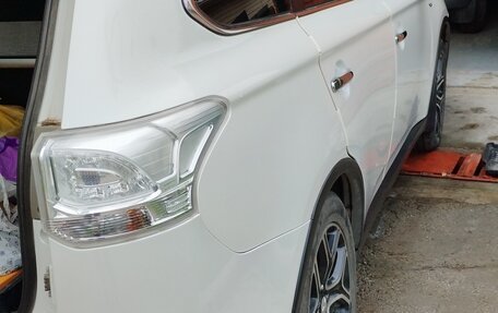 Mitsubishi Outlander III рестайлинг 3, 2014 год, 2 450 000 рублей, 5 фотография