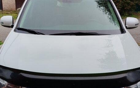 Mitsubishi Outlander III рестайлинг 3, 2014 год, 2 450 000 рублей, 9 фотография