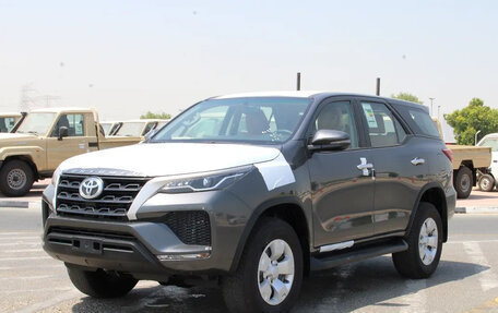 Toyota Fortuner II, 2023 год, 5 250 000 рублей, 1 фотография
