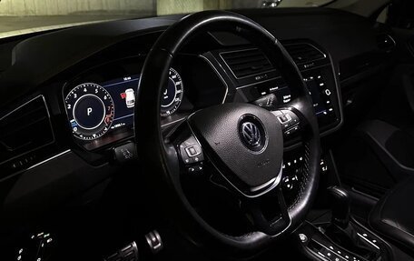 Volkswagen Tiguan II, 2018 год, 3 100 000 рублей, 24 фотография