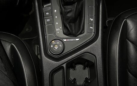 Volkswagen Tiguan II, 2018 год, 3 100 000 рублей, 25 фотография