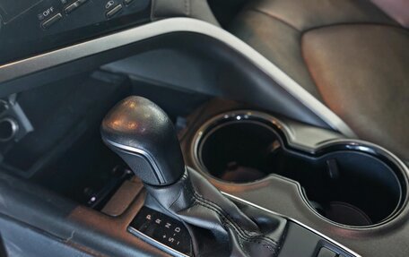Toyota Camry, 2021 год, 3 195 000 рублей, 8 фотография