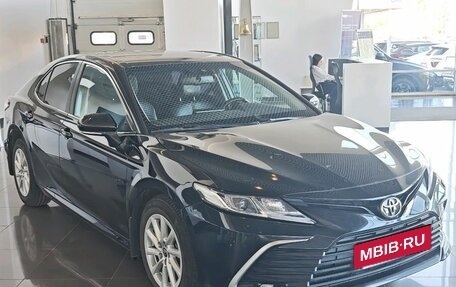 Toyota Camry, 2021 год, 3 195 000 рублей, 2 фотография