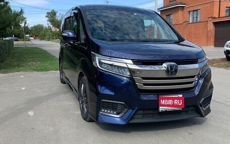 Honda Stepwgn IV, 2018 год, 2 100 000 рублей, 1 фотография