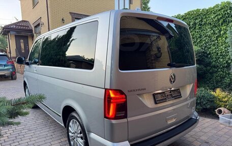 Volkswagen Multivan T6 рестайлинг, 2023 год, 6 100 000 рублей, 6 фотография