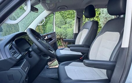 Volkswagen Multivan T6 рестайлинг, 2023 год, 6 100 000 рублей, 9 фотография
