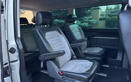 Volkswagen Multivan T6 рестайлинг, 2023 год, 6 100 000 рублей, 15 фотография