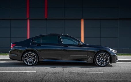 BMW 7 серия, 2017 год, 3 000 000 рублей, 2 фотография