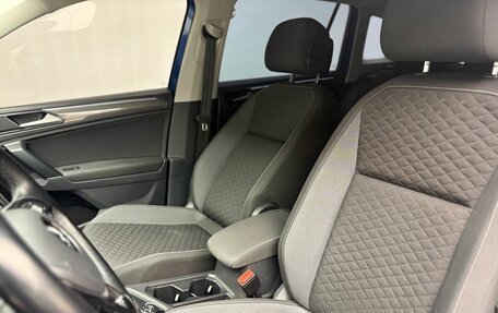 Volkswagen Tiguan II, 2018 год, 2 550 000 рублей, 17 фотография