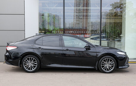 Toyota Camry, 2021 год, 3 298 000 рублей, 4 фотография