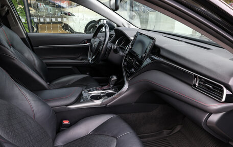 Toyota Camry, 2021 год, 3 298 000 рублей, 10 фотография