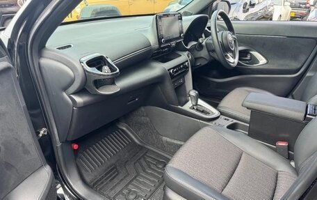 Toyota Yaris Cross, 2022 год, 1 700 000 рублей, 16 фотография