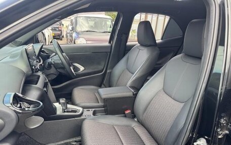 Toyota Yaris Cross, 2022 год, 1 700 000 рублей, 17 фотография