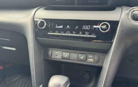 Toyota Yaris Cross, 2022 год, 1 700 000 рублей, 12 фотография