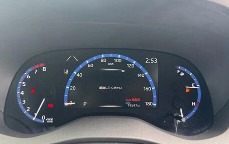 Toyota Yaris Cross, 2022 год, 1 700 000 рублей, 10 фотография