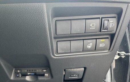 Toyota Yaris Cross, 2022 год, 1 700 000 рублей, 13 фотография