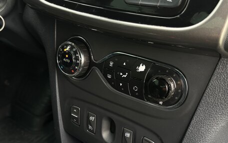 Renault Sandero II рестайлинг, 2016 год, 780 000 рублей, 21 фотография