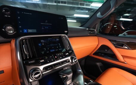 Lexus LX, 2022 год, 18 500 000 рублей, 20 фотография
