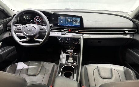Hyundai Elantra, 2023 год, 1 250 000 рублей, 12 фотография