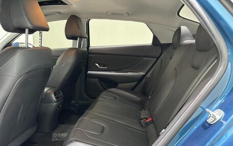 Hyundai Elantra, 2023 год, 1 250 000 рублей, 16 фотография
