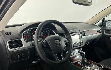 Volkswagen Touareg III, 2015 год, 2 485 000 рублей, 8 фотография