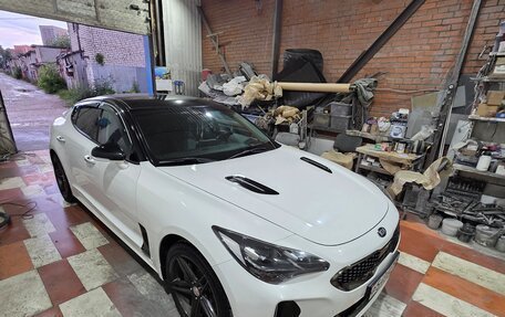 KIA Stinger I, 2018 год, 2 000 000 рублей, 2 фотография