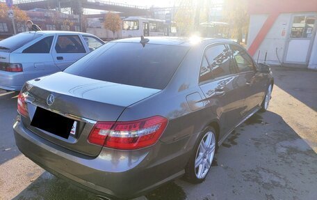 Mercedes-Benz E-Класс, 2011 год, 1 400 000 рублей, 3 фотография