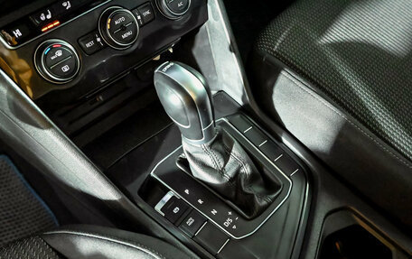 Volkswagen Tiguan II, 2018 год, 2 000 000 рублей, 15 фотография