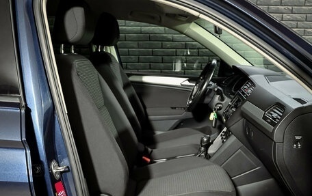 Volkswagen Tiguan II, 2018 год, 2 000 000 рублей, 12 фотография